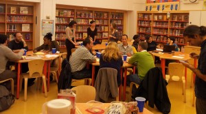 2013-11-18_194942-c-Wikiotics-LibraryShot